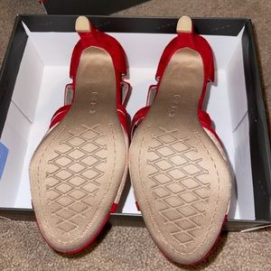 New.Never used.Mid heel 3